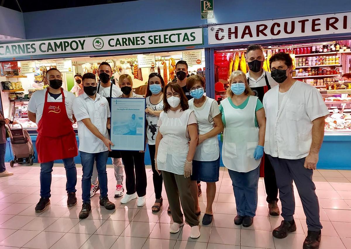 Comerciantes celebran el "Importante" para el comercio esencial en la persona de Vanessa Cárdenas