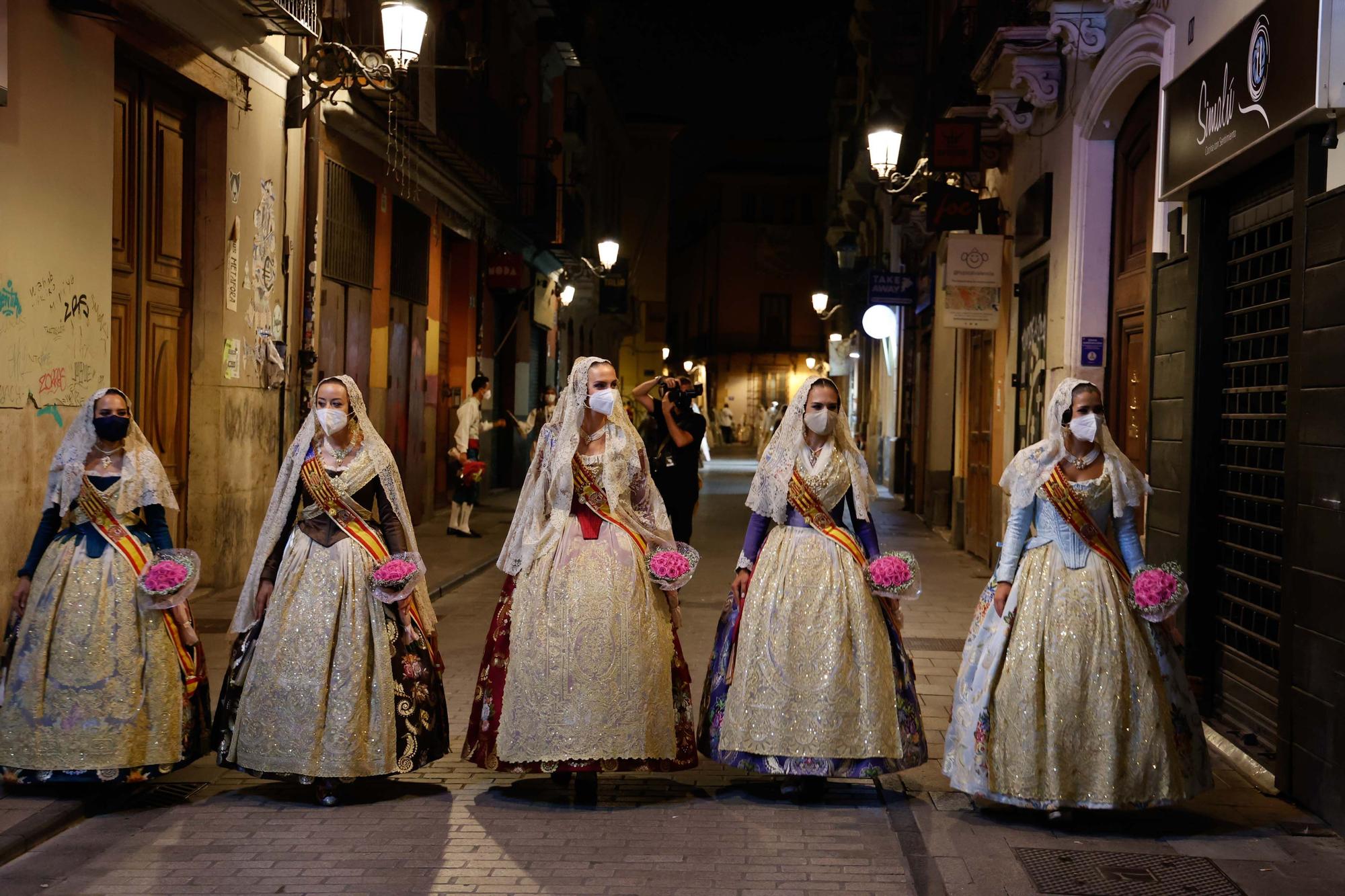 La Fallera Mayor y su Corte de Honor cierran la Ofrenda más atípica