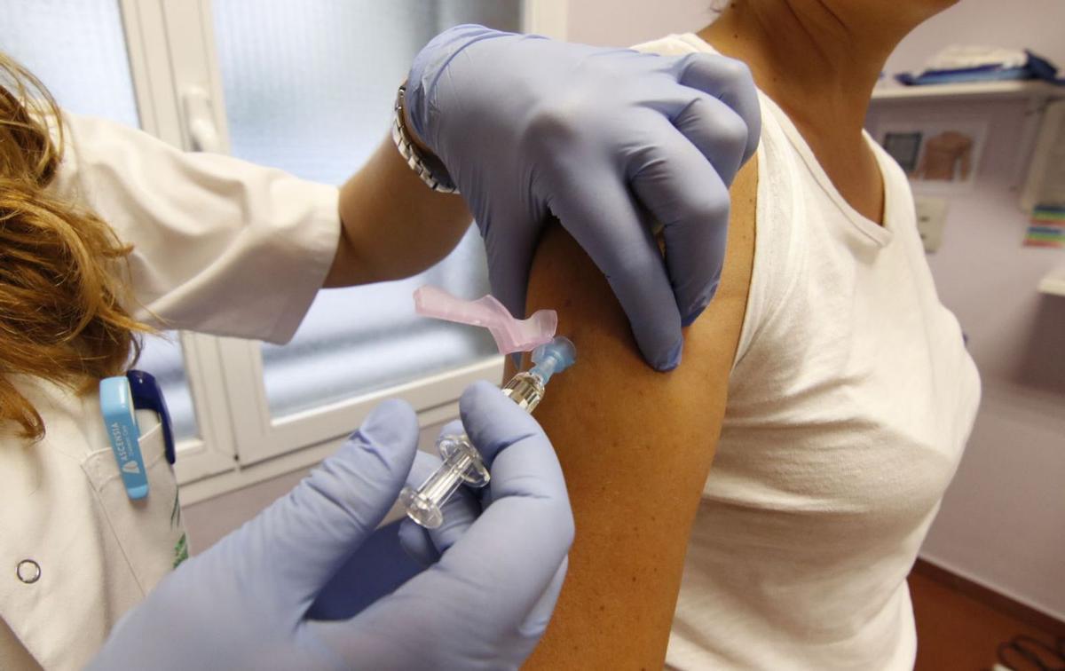 Vacunació en un centre de salut.