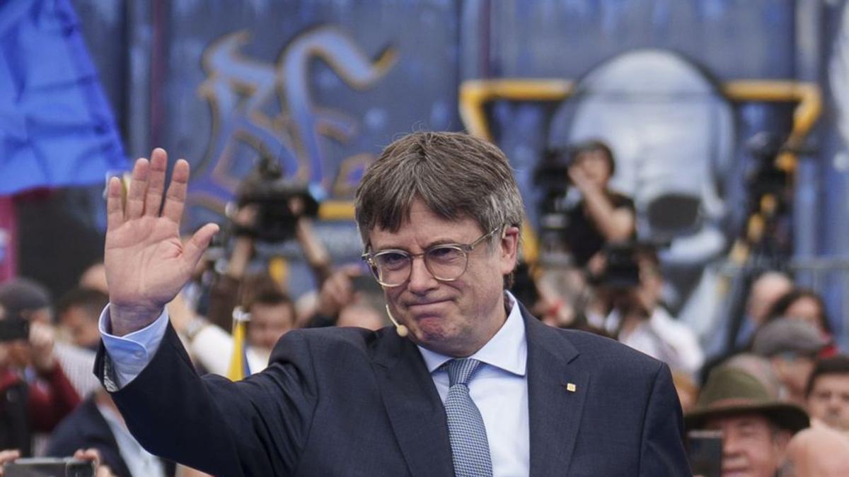 Puigdemont carrega contra el Suprem i l’acusa d’«estafa democràtica» per no aplicar l’amnistia Puigdemont carrega contra el Suprem i l’acusa d’«estafa democràtica» per no aplicar l’amnistia