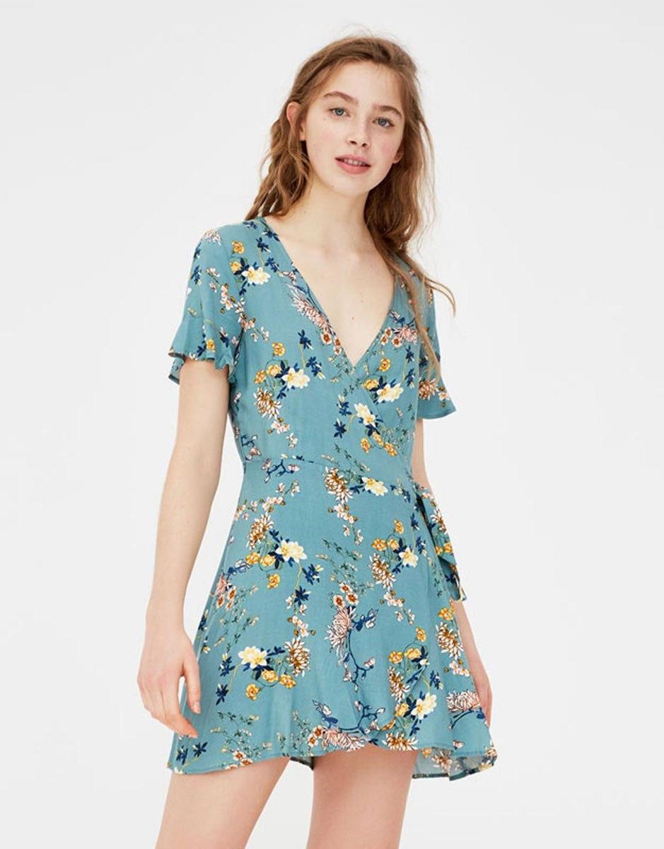 Vestido Floral de Pull&Bear (Precio 19,99 euros)