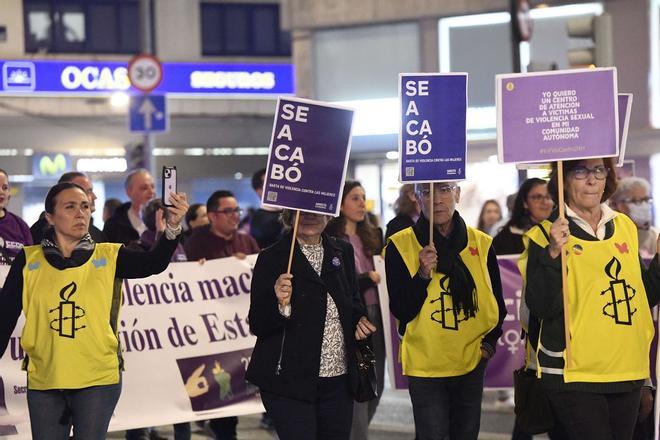 Las imágenes de la manifestación contra la violencia machista el 25N en Murcia