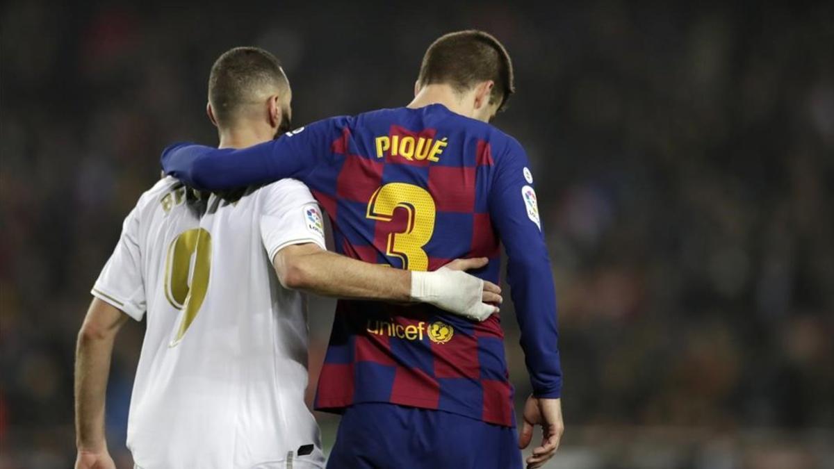 Real Madrid (Benzema) y Barça (Piqué) acabaron abrazados en el clásico