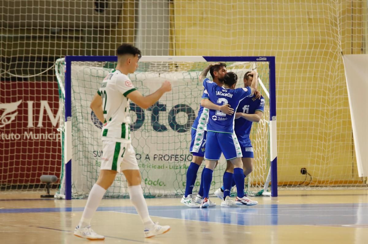 Las imágenes del derbi entre el Córdoba Futsal y el Betis en Vista Alegre