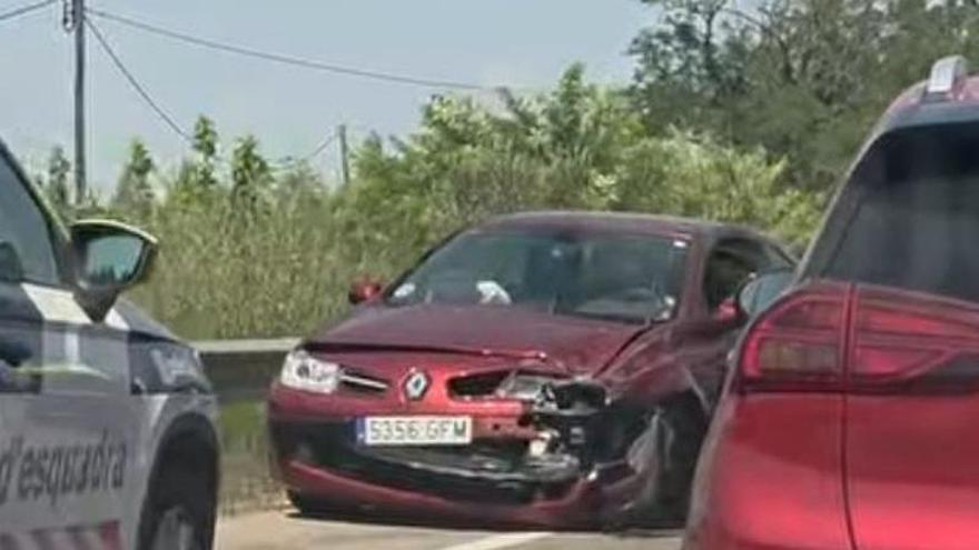 Accident múltiple entre quatre cotxes a la C-31 a l’altura de Gualta
