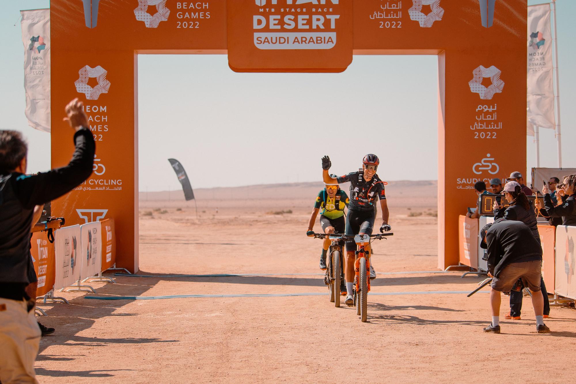 David Valero y Haimar Zubeldia entran juntos en la primera etapa de la Neom Titan Desert