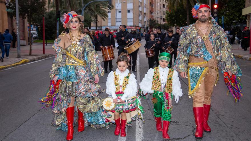 Imagen de archivo del desfile de Mig Any de los Moros y Cristianos de Altozano, en 2023