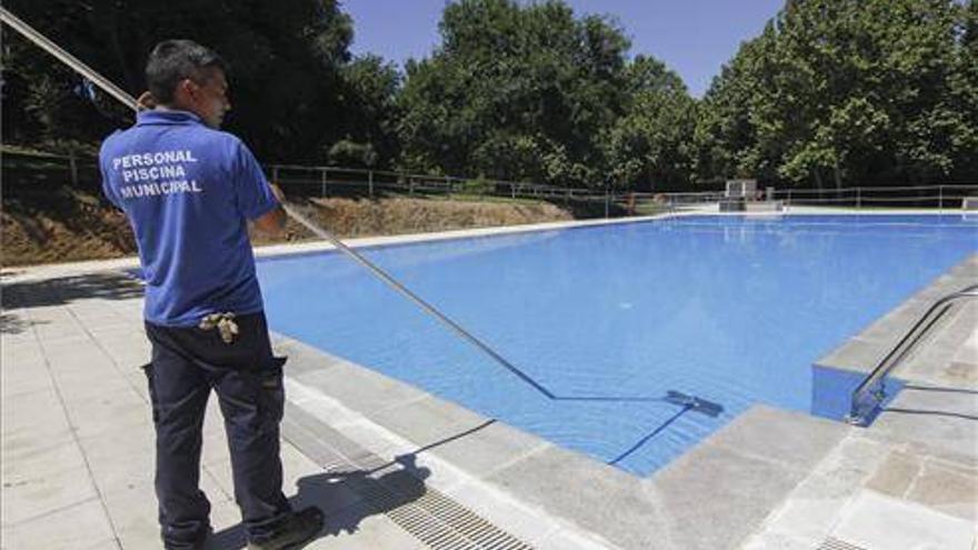 Desde hoy se abren al público las piscinas municipales de Cáceres