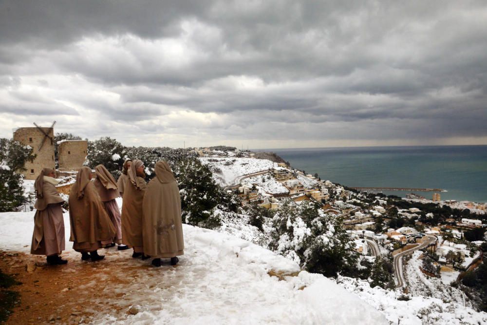 La neu cobreix les comarques alacantines.