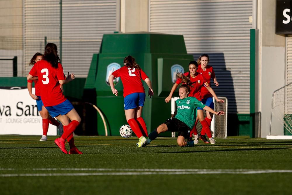 El representante ibicenco en la Liga Autonómica femenina arranca goleando al Atlético Collerense en una temporada muy ilusionante para el club verdinegro
