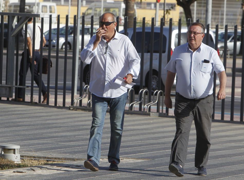 Miembros de la Junta han arropado a Bellido, mientras la concejala de Festes ha testificado