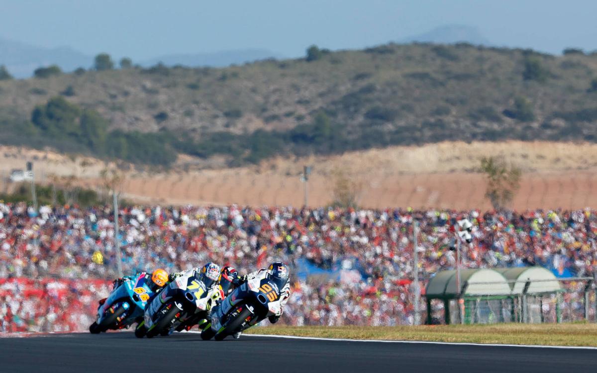 Carrera de Moto3 en el gran premio de la comunitat Valenciana en el Circuit Ricardo Tormo de Cheste en 2023