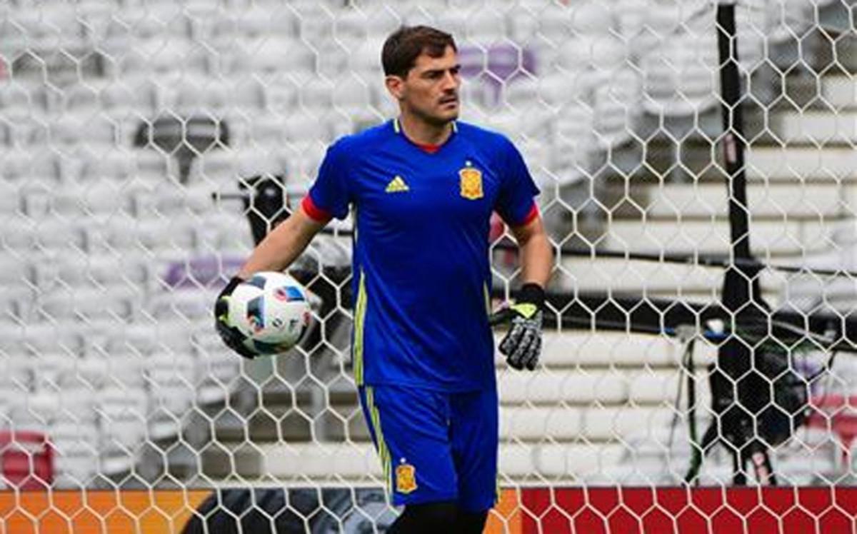 Casillas, lejos de los focos