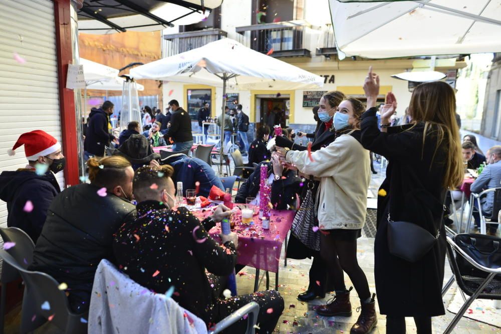 Ambiente festivo en Cartagena el último día del año