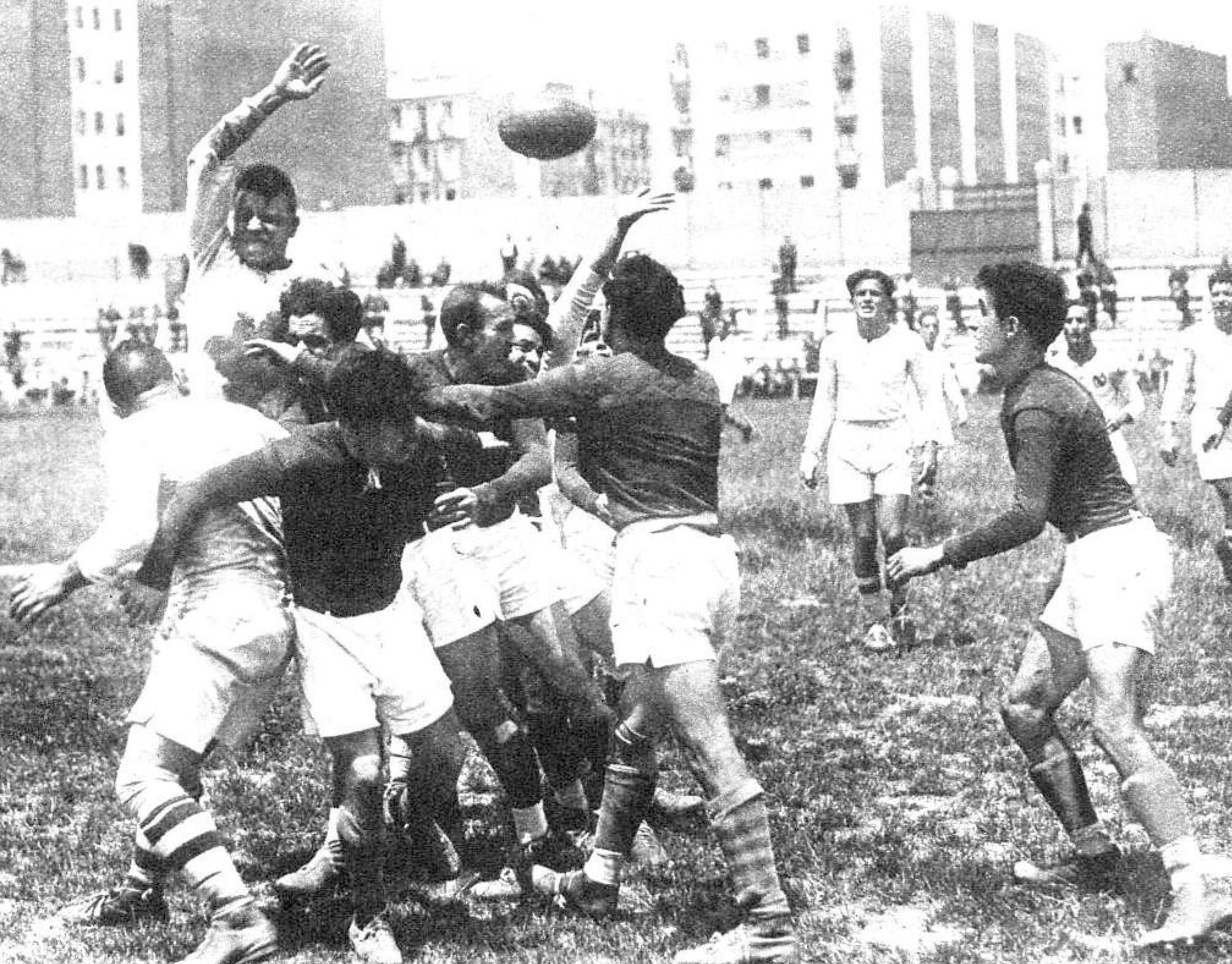 Imagen de la final del Campeonato de España de rugby de 1932, en la que el FC Barcelona se impuso al Real Madrid.