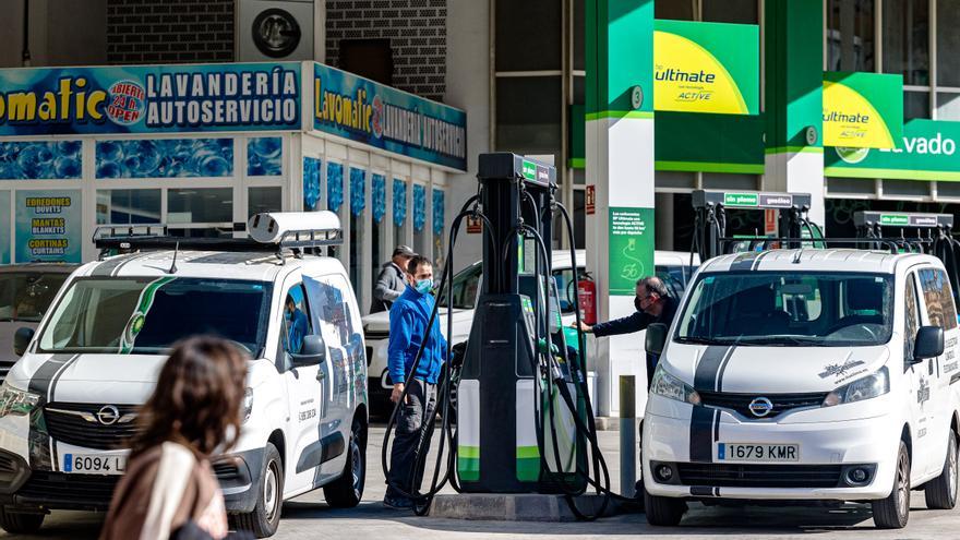 La gasolina 95 ya supera los dos euros en uno de cada cuatro surtidores de la provincia