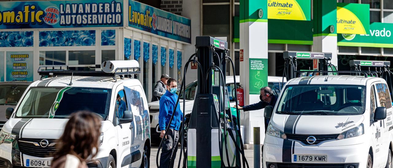 Varios conductores repotan en Benidorm.