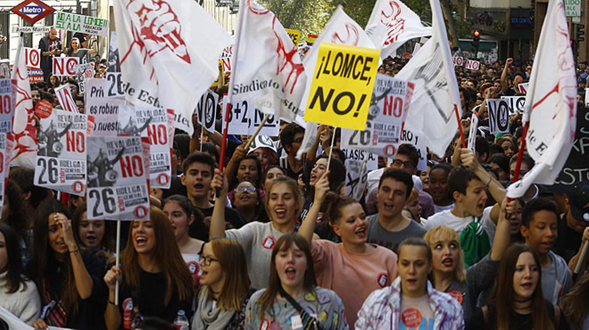 Protestes multitudinàries a tot Espanya contra la LOMCE i el seu sistema de revàlides.