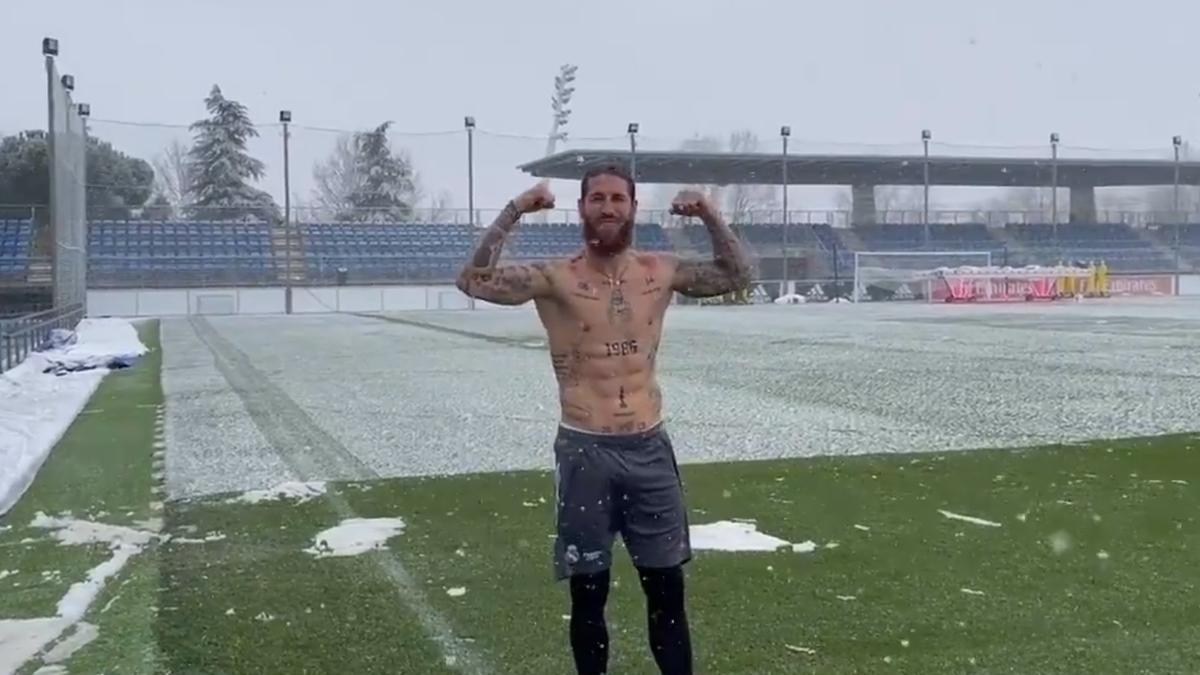 Ramos al puro estilo Ibrahimovic: Posó con el torso desnudo en plena nevada en Madrid