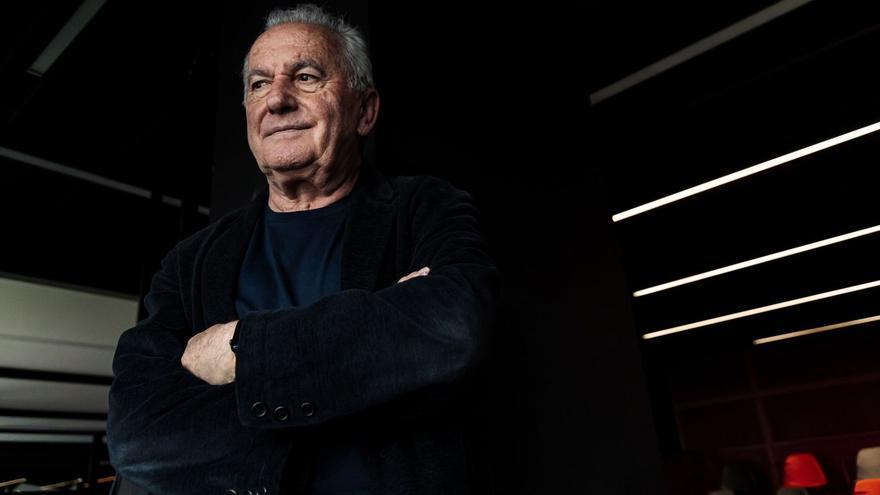 Víctor Manuel: "Me importa tres cojones la censura en redes; a mí me pusieron dos bombas en casa"