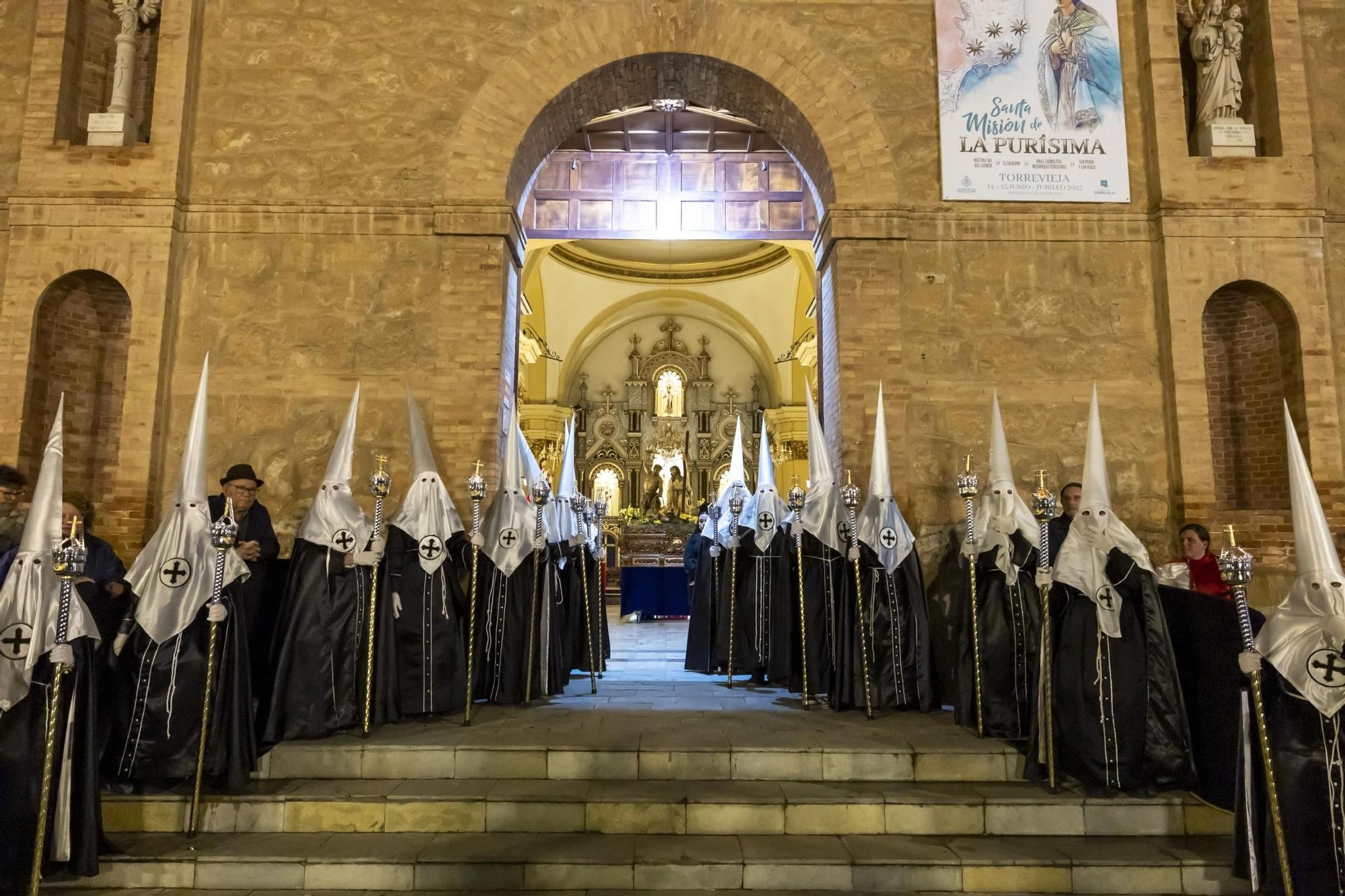 Las imágenes del Martes Santo en Torrevieja, aquí
