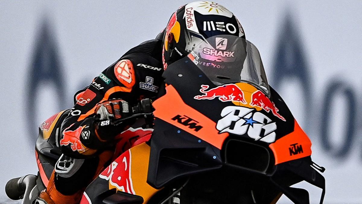 Oliveira reinó en el caos de Tailandia