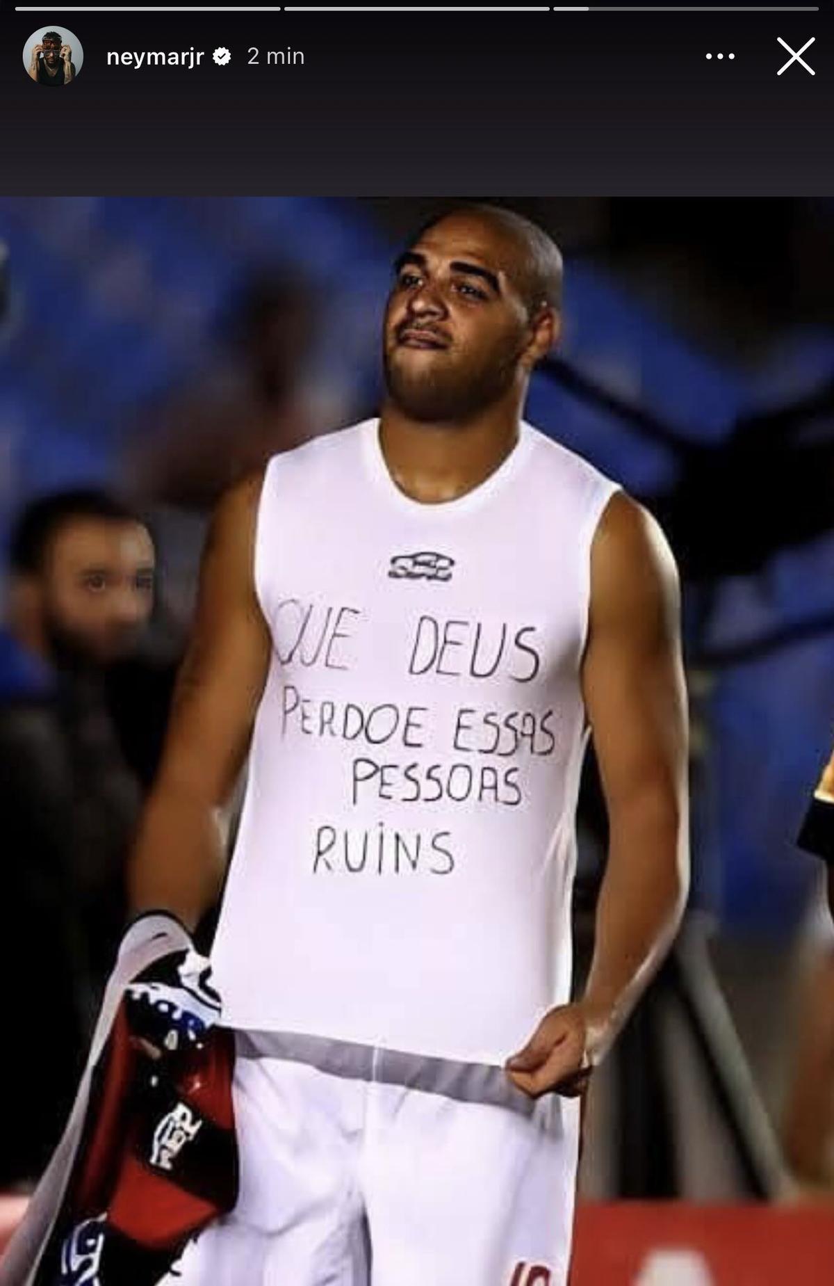 La respuesta de Neymar a los ataques de los ultras del Velo Clube