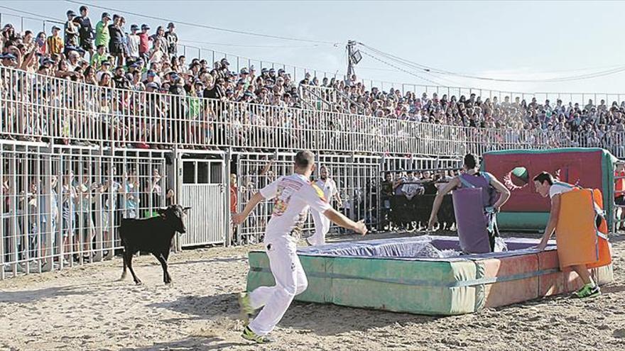 Benicàssim arranca hoy 10 días de fiestas con música, toros y baile