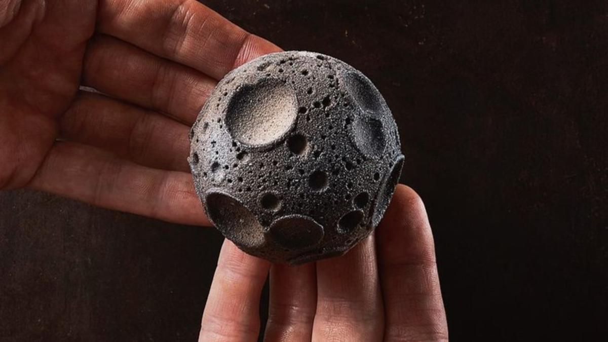 Dark Moon, la luna en miniatura de Hofmann.