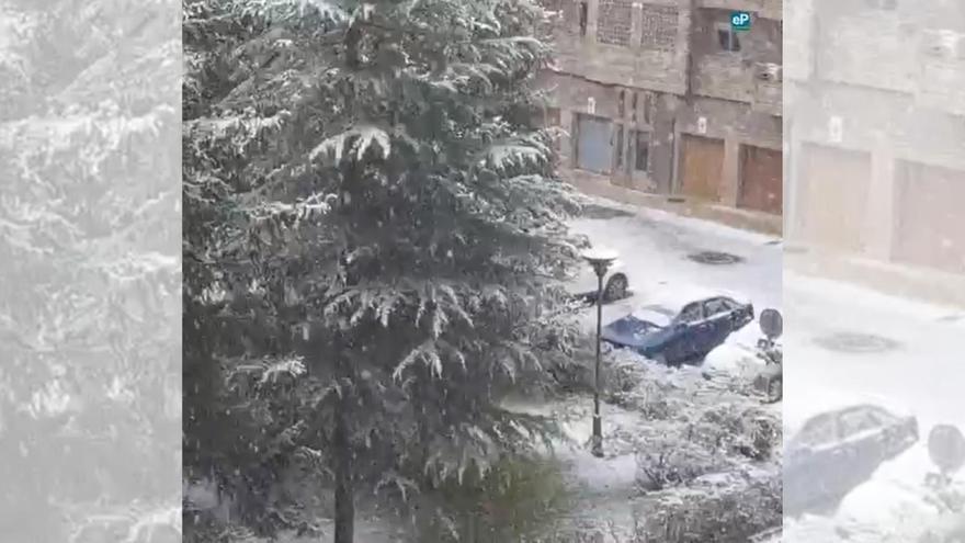 VÍDEO | Una fuerte nevada toma el protagonismo en Sabiñánigo este miércoles