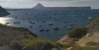 Calas abarrotadas de barcos en Xàbia