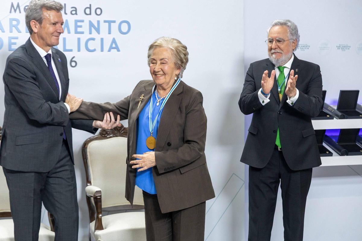 El Parlamento de Galicia reconoce el trabajo de las mujeres que lucharon por la igualdad El Parlamento de Galicia reconoce el trabajo de las mujeres que lucharon por la igualdad