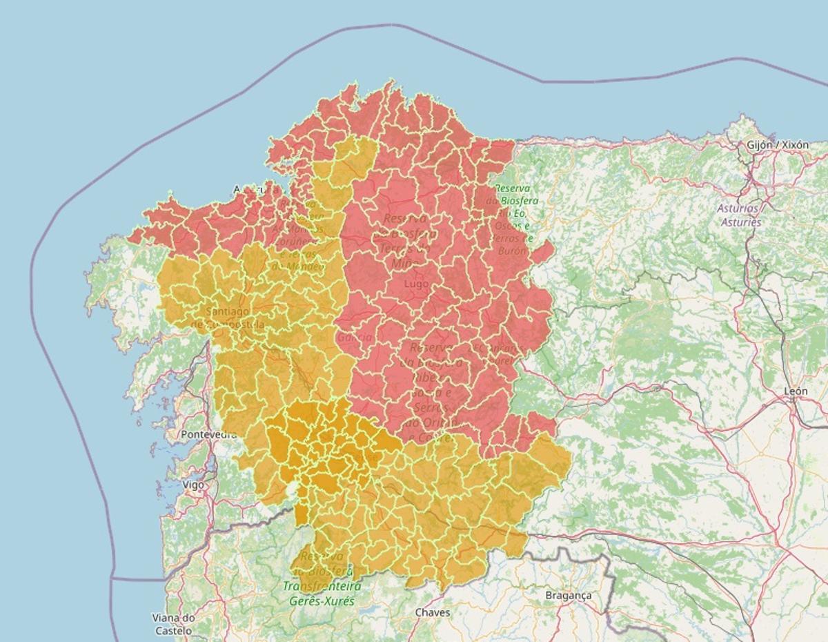 Concellos en alerta roja y naranja por los efectos del calor sobre la salud este martes en Galicia.