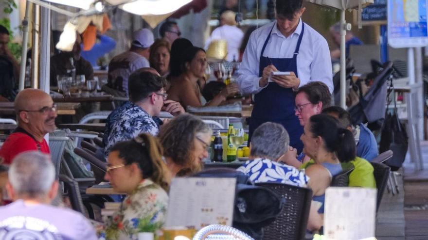 Canarias firma el menor crecimiento de confianza empresarial de España