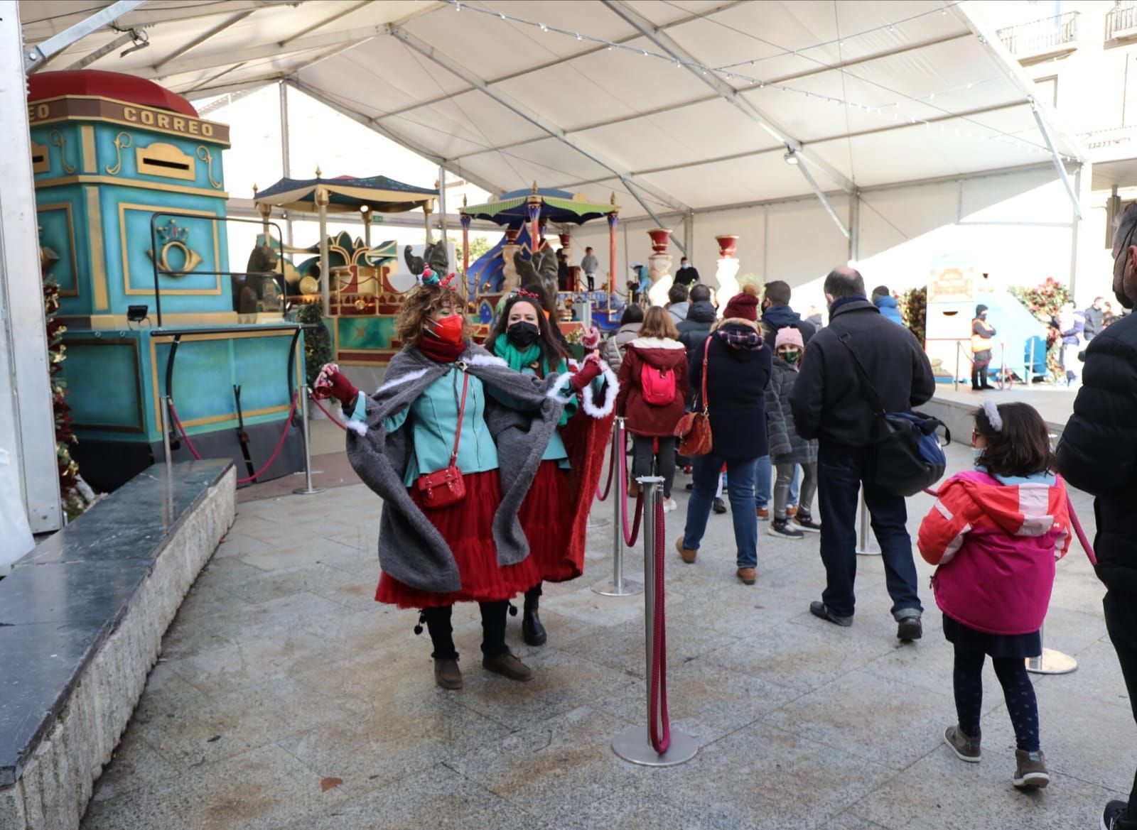 La Navidad se vive en la plaza del Pilar