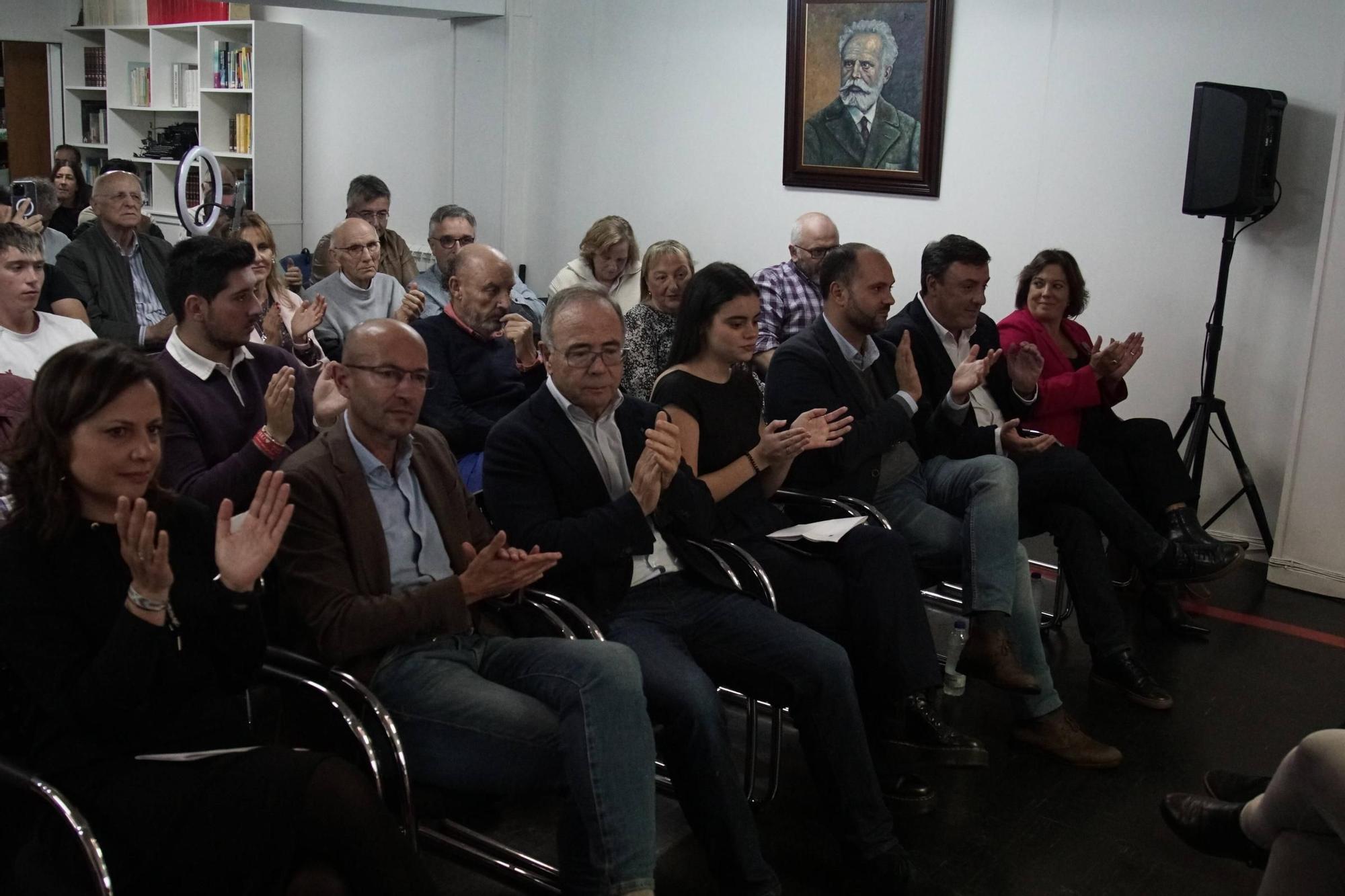 Asamblea de la agrupación socialista de Santiago para la elección del nuevo secretario xeral local