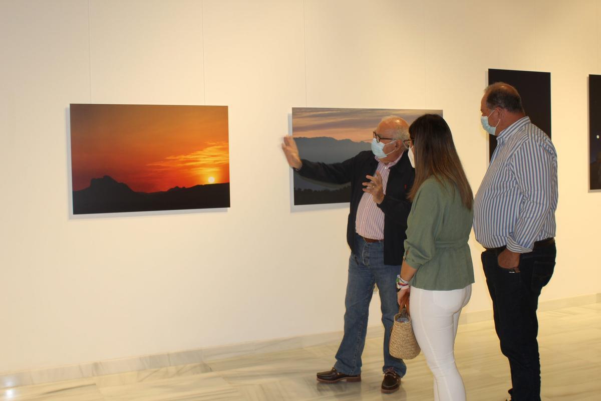 Una de las muestras fotográficas del Museo de los Dólmenes.