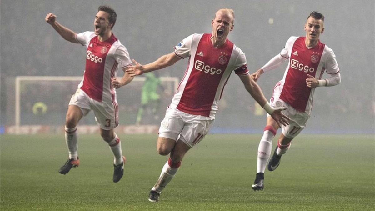 El Ajax dejó escapar el triunfo ante el PSV en la recta final