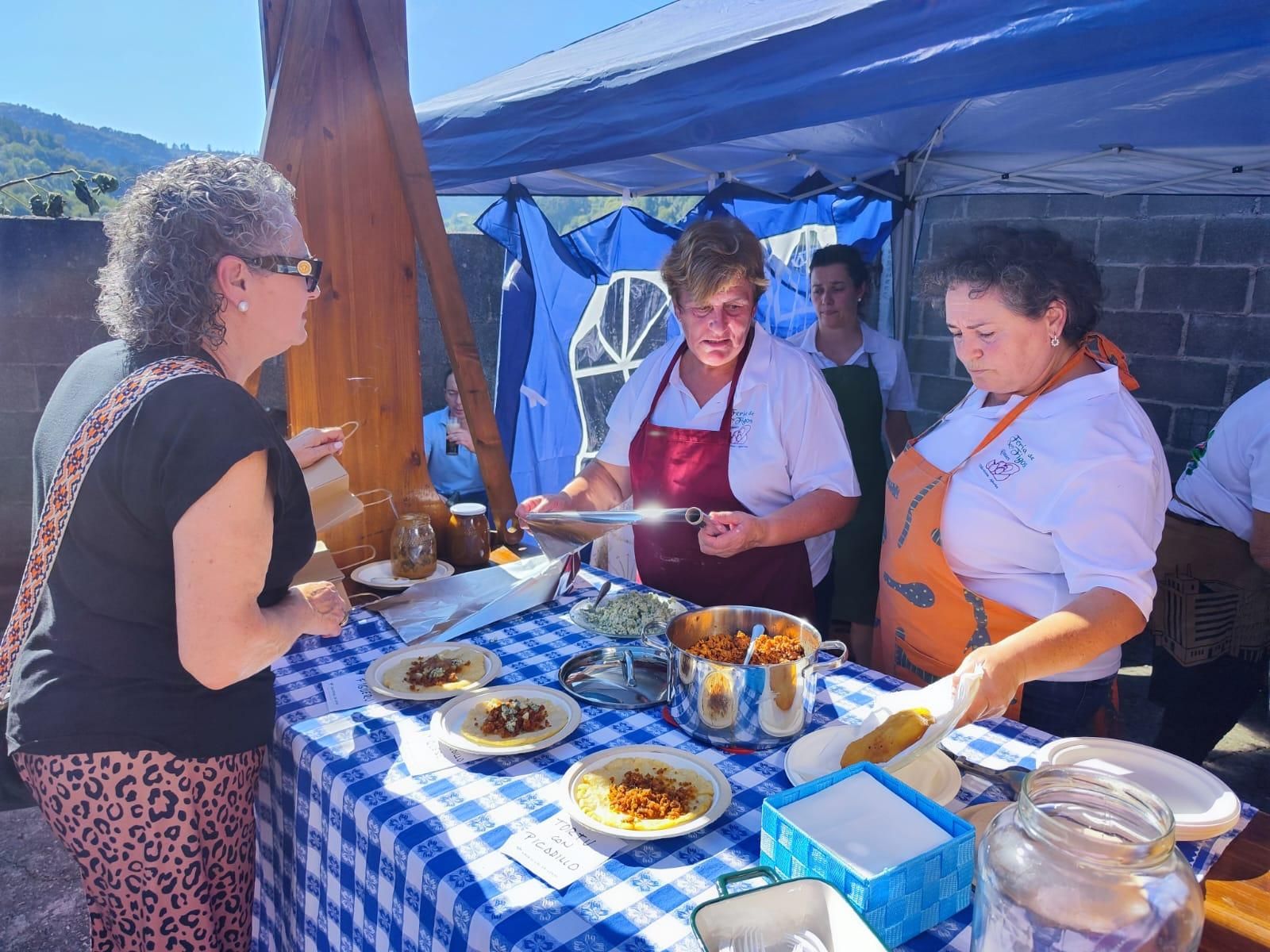 Escasez de figos, pero gran ambiente: así se ha vivido la feria de Rozaes