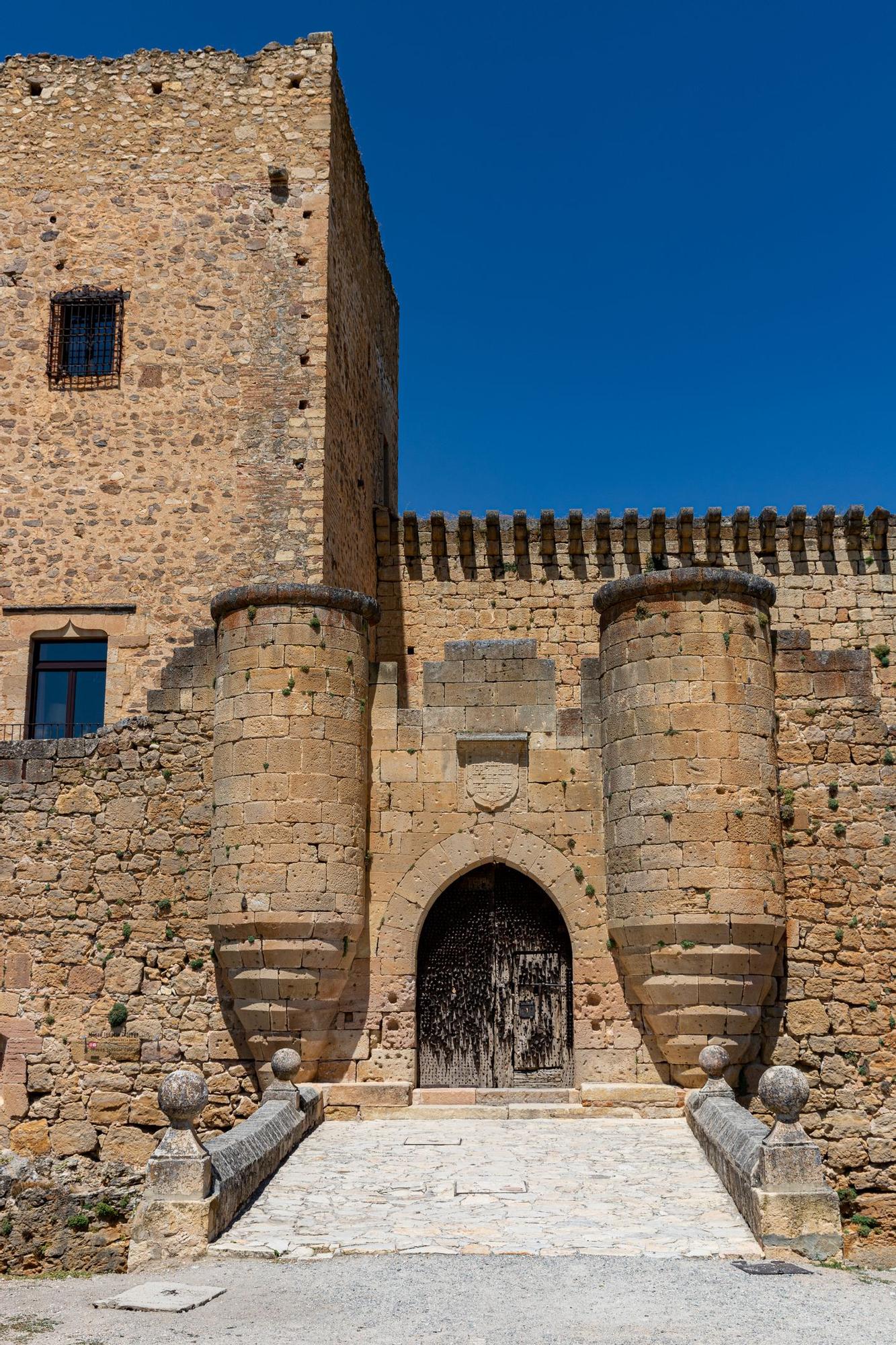 El Castillo de Pedraza se alza imponente sobre el resto de edificios