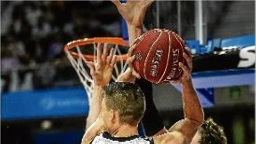 El Barça intentarà dur la sèrie al quart partit avui al Palau.