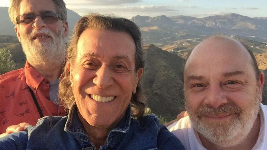 Selfie de Albert Hammond con los arreglistas del musical «Matterhorn», el holandés Koen Schoots y el norteamericano Steve Margoshes.