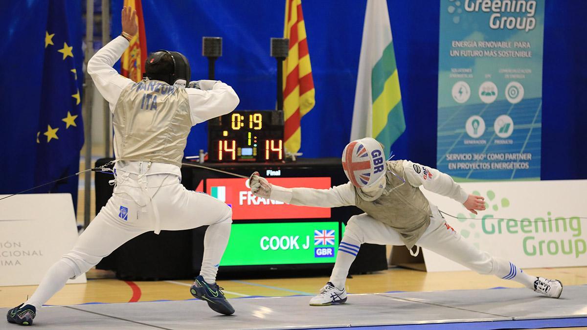 El britànic Jaimie Cook i l’equip d’Itàlia, guanyadors de la Copa del Món de Floret Júnior Masculí de Sabadell 2023