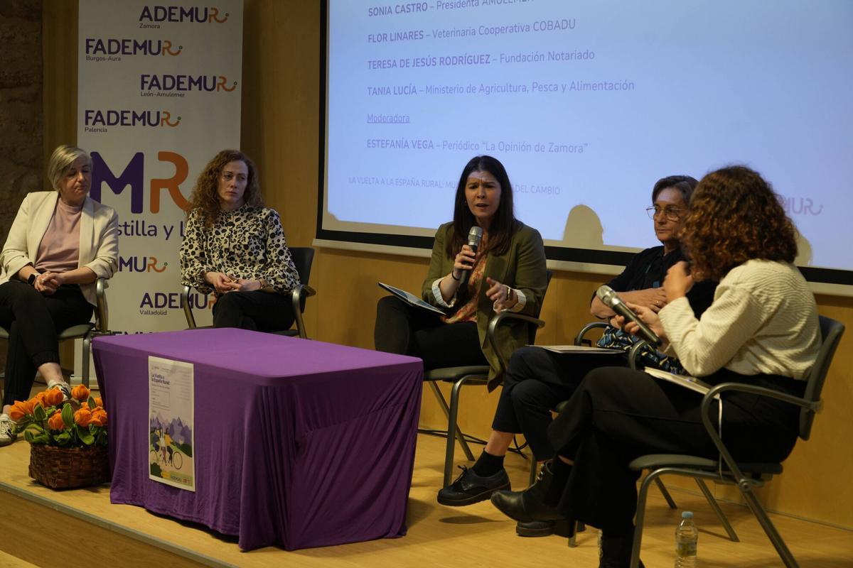 Jornada Mujer Rural en el teatro Ramos Carrión jornada Fedemur