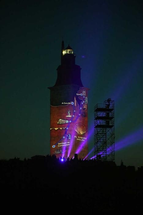 La Torre de Hércules culmina la celebración de su primera década como patrimonio de la humanidad con un espectáculo de luz y sonido proyectado sobre la fachada del monumento.