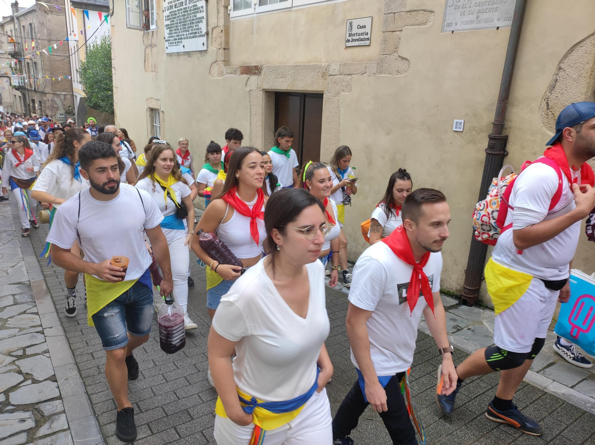 En imágenes: Así fue la salida de los romeros para celebrar la jira que cierra Las Telayas