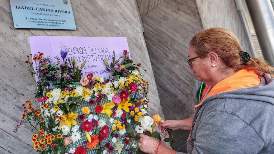 Un jardín vertical ‘rescata’ el recuerdo de Isabel Canino  15 años después