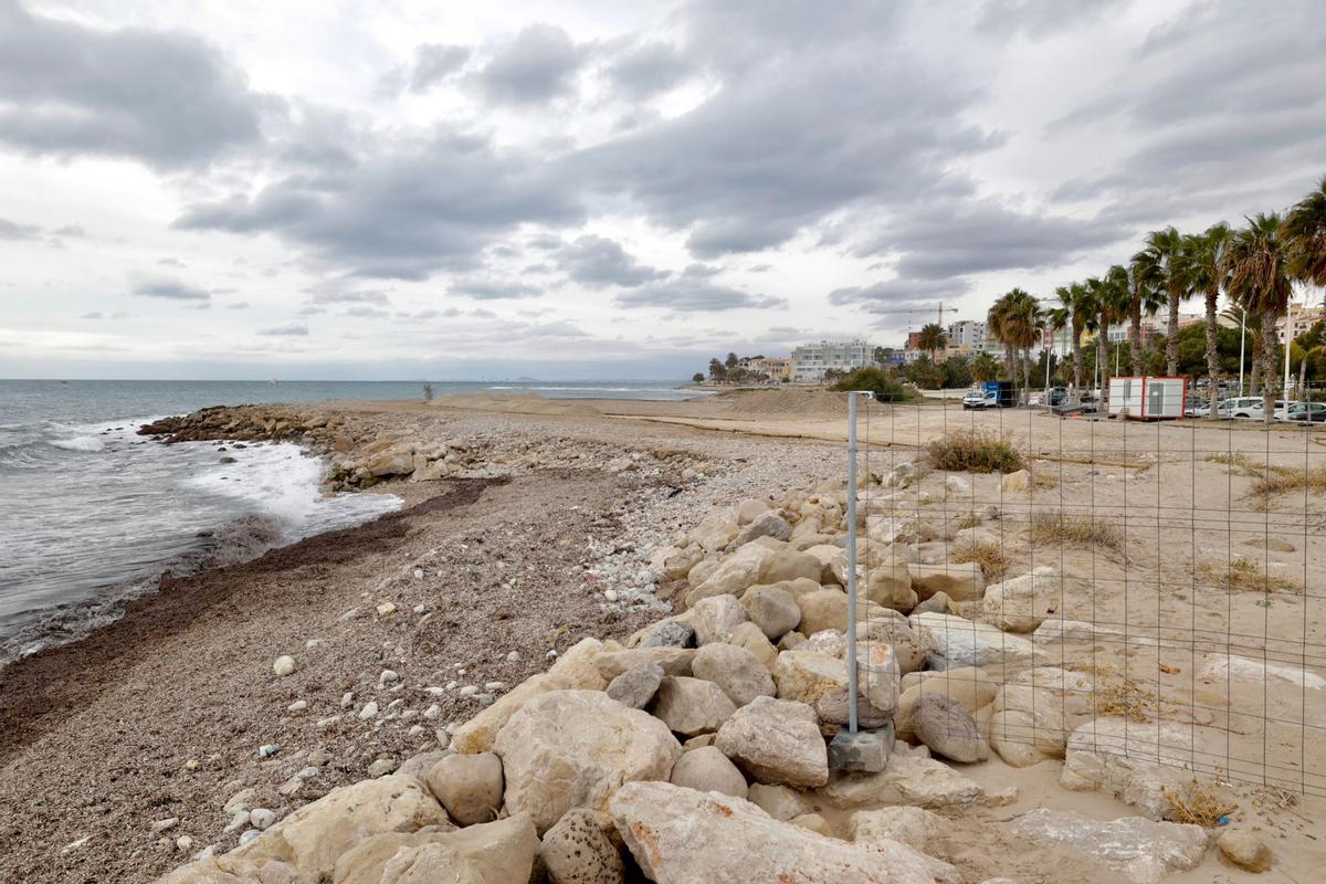 Las obras en la zona de la playa de La Vila Joiosa.