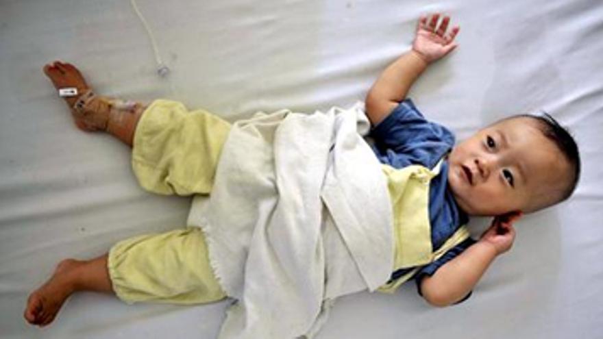 Muere otro bebé en China por ingerir leche contaminada