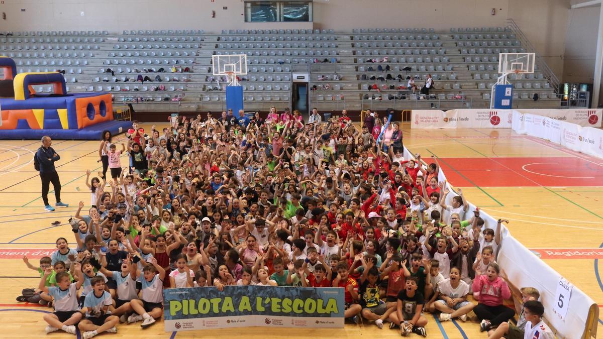 Les trobades de Primària de Pilota a l'Escola es celebren amb l'arribada de la primavera.